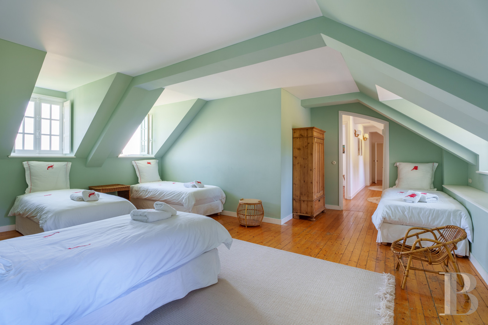 À Arradon, dans le golfe du Morbihan, une île privée de douze hectares et ses deux maisons - photo  n°29